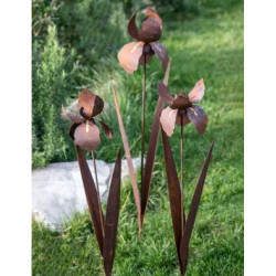 Edelrost Iris mit Goldverzierung und Blättern auf Stab u. Platte